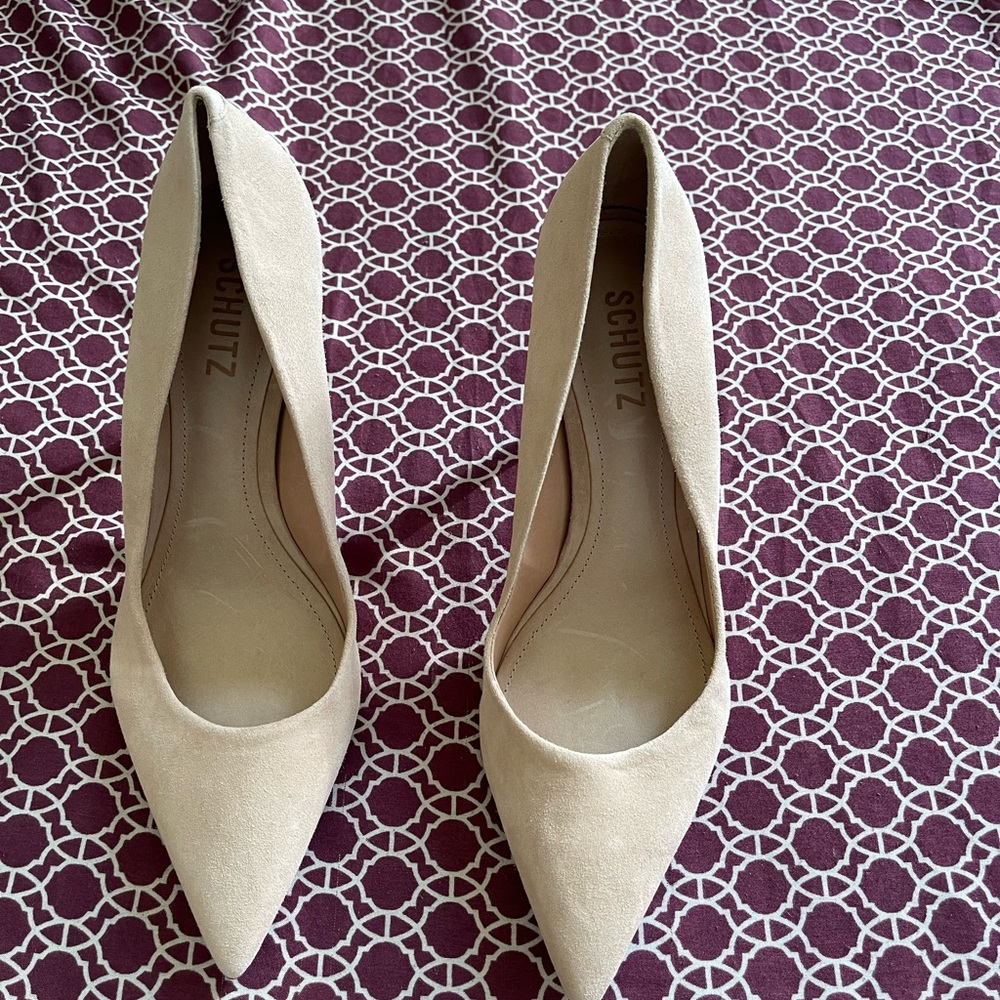 Schutz Lou Lo Pump pair of heel Size 9